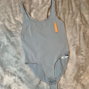 nwt skims essentials bodysuit